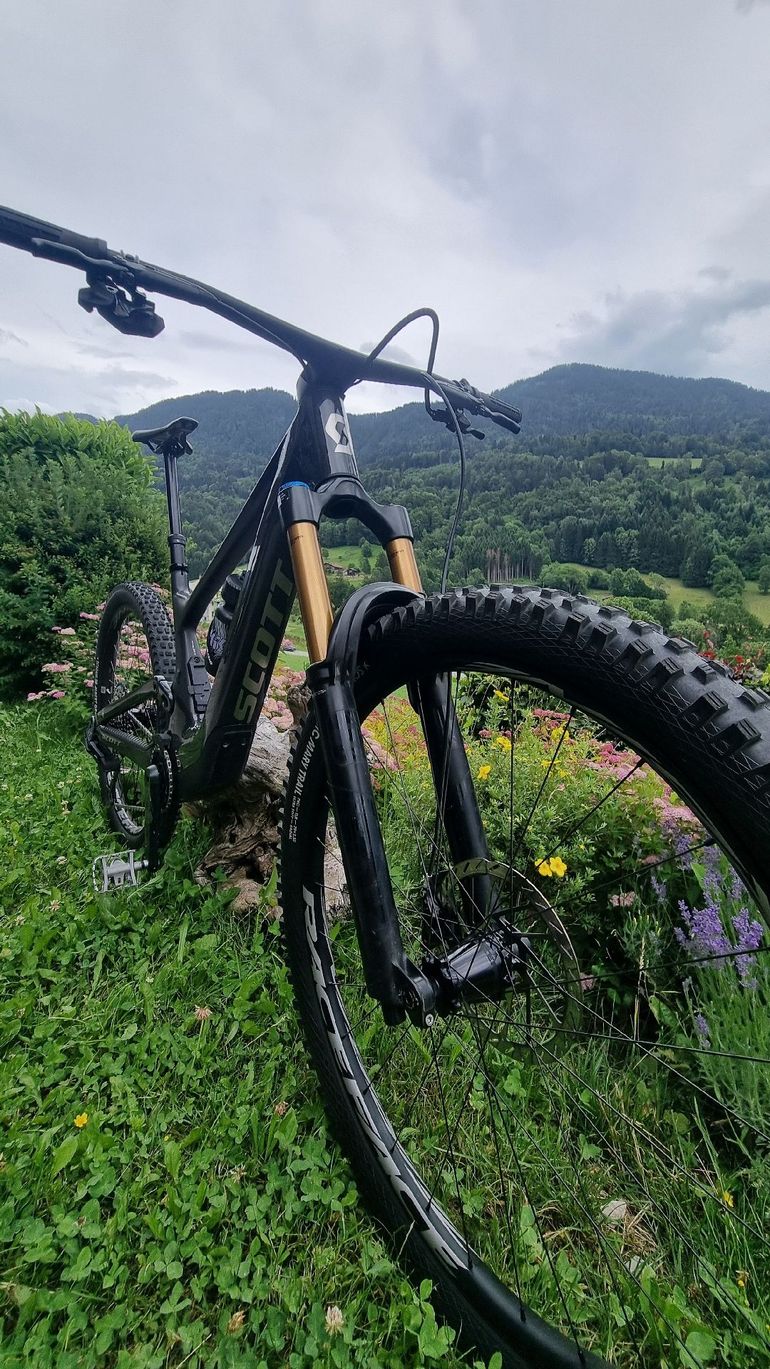 Used Scott Voltage eRIDE 900 SL 2024 2024 Mountainbike, Light Gray, 29 — image 2 of 6