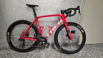 Used Trek Émonda SLR 7 2024 2024 Road & Gravel — image 2 of 3