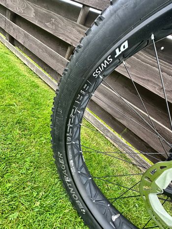 Used Specialized Fatboy Comp Carbon 2020 2020 Mountainbike — image 5 of 6