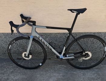 Used Canyon Ultimate CF SL 7 AXS 2025 2025 Road & Gravel, Gris claro — image 2 of 6