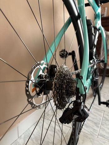 Used Bianchi Oltre Shimano 105 2025 Road & Gravel, Grün — image 3 of 5