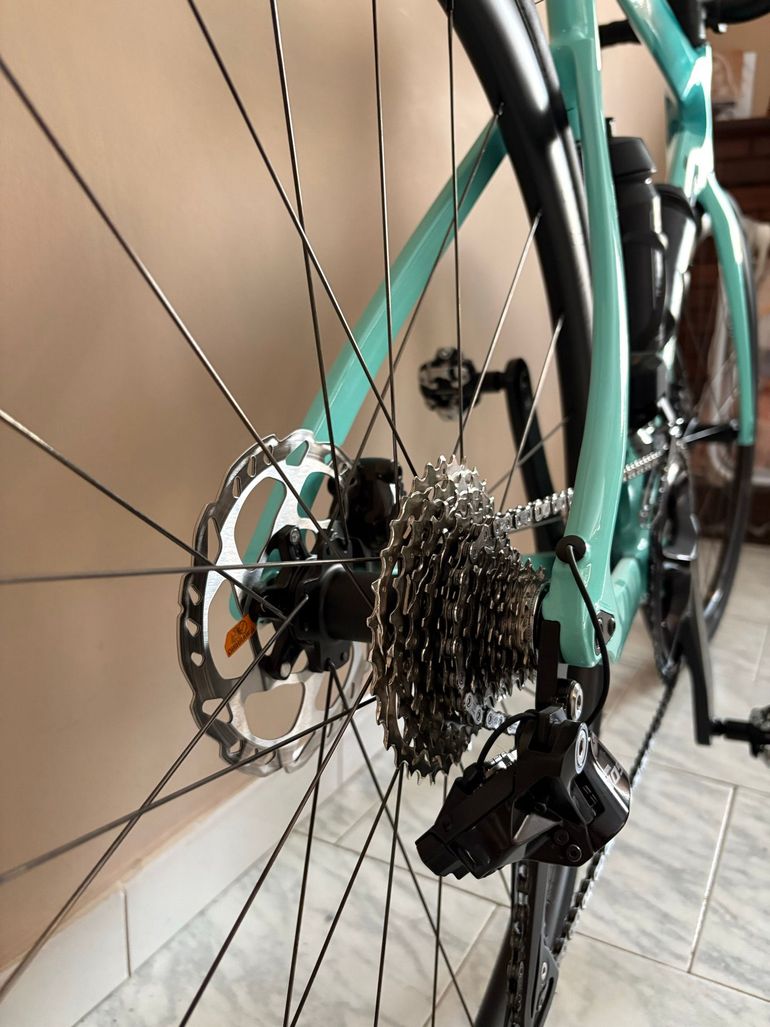 Used Bianchi Oltre Shimano 105 2025 Road & Gravel, Grün — image 3 of 5