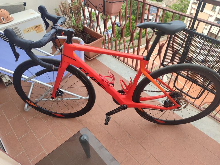Used CUBE AGREE C:62 RACE 2020 2020 Road & Gravel, Red — image 1 of 7