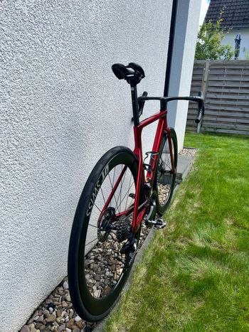 Used Canyon Aeroad CF SLX 8 Di2 2025 2025 Road & Gravel, Red — image 11 of 14