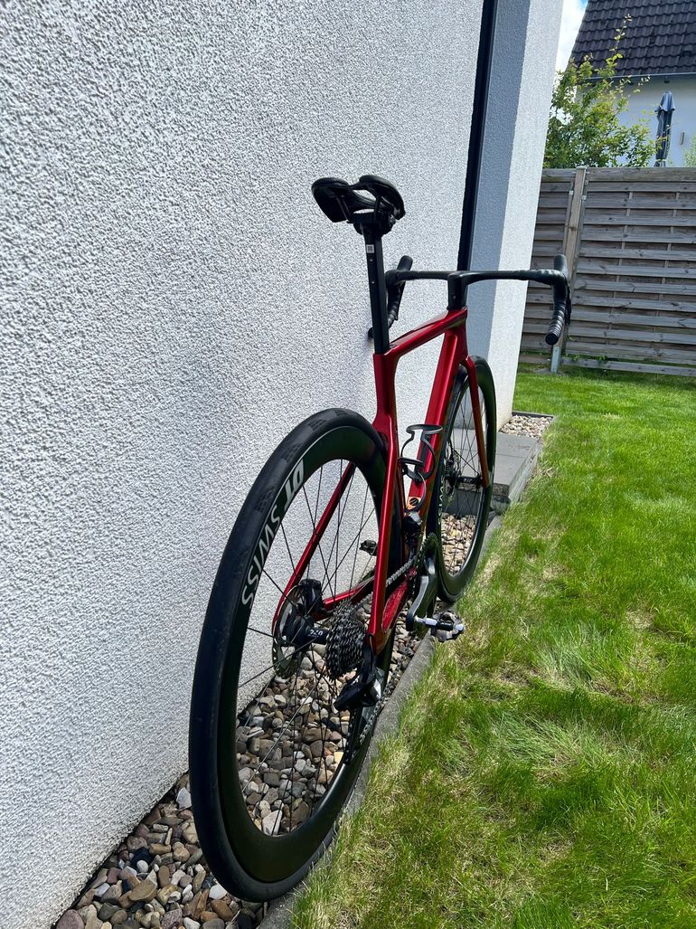 Used Canyon Aeroad CF SLX 8 Di2 2025 2025 Road & Gravel, Red — image 5 of 14