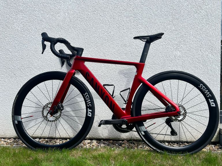 Used Canyon Aeroad CF SLX 8 Di2 2025 2025 Road & Gravel, Red — image 2 of 14
