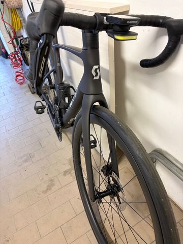 Used Scott Addict 30 2026 2026 Road & Gravel, Black — image 2 of 12
