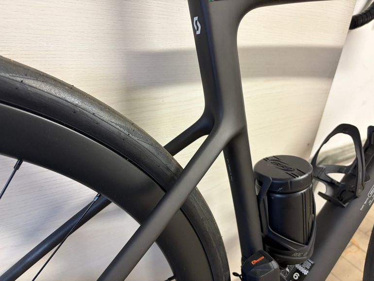 Used Scott Addict 30 2026 2026 Road & Gravel, Black — image 3 of 12