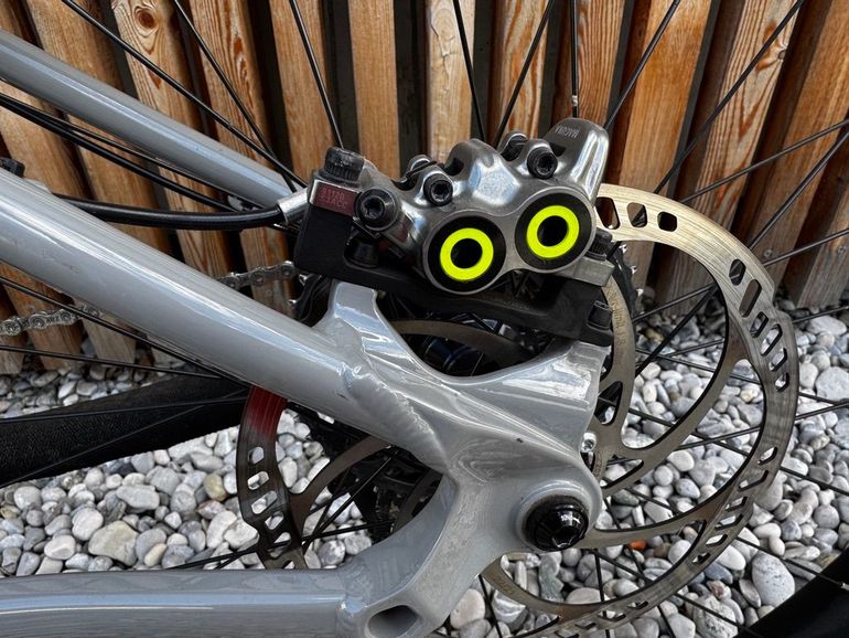 Used Nukeproof Scout V2 275 (L) - Custom Build - Fox 36 Factory, Hope, Magura MT7 2021 Mountainbike — image 16 of 19