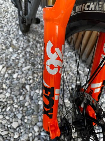 Used Nukeproof Scout V2 275 (L) - Custom Build - Fox 36 Factory, Hope, Magura MT7 2021 Mountainbike — image 6 of 19