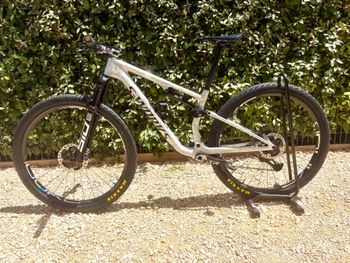 Used Specialized S-Works Epic 8 Frameset - SRAM RockShox SIDLuxe Ultimate 2026 2026 Mountainbike — image 2 of 23