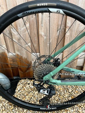 Used Focus ATLAS 6.8 2024 2024 Road & Gravel — image 2 of 12