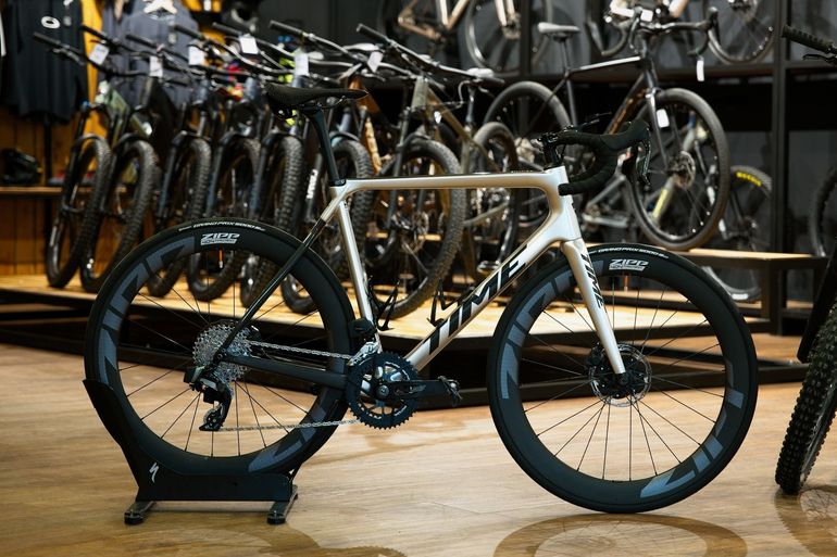 Used Time Rival AXS Zipp 404 2025 Road & Gravel, Hellgrau — image 1 of 9