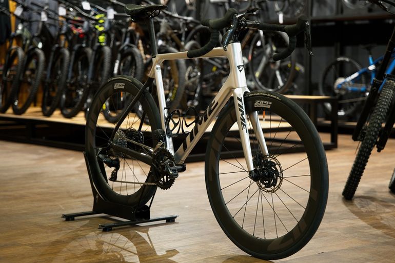 Used Time Rival AXS Zipp 404 2025 Road & Gravel, Hellgrau — image 7 of 9