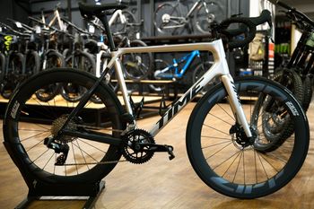 Used Time Rival AXS Zipp 404 2025 Road & Gravel, Hellgrau — image 4 of 9