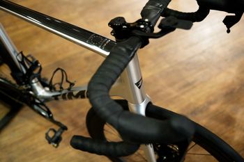 Used Time Rival AXS Zipp 404 2025 Road & Gravel, Hellgrau — image 8 of 9