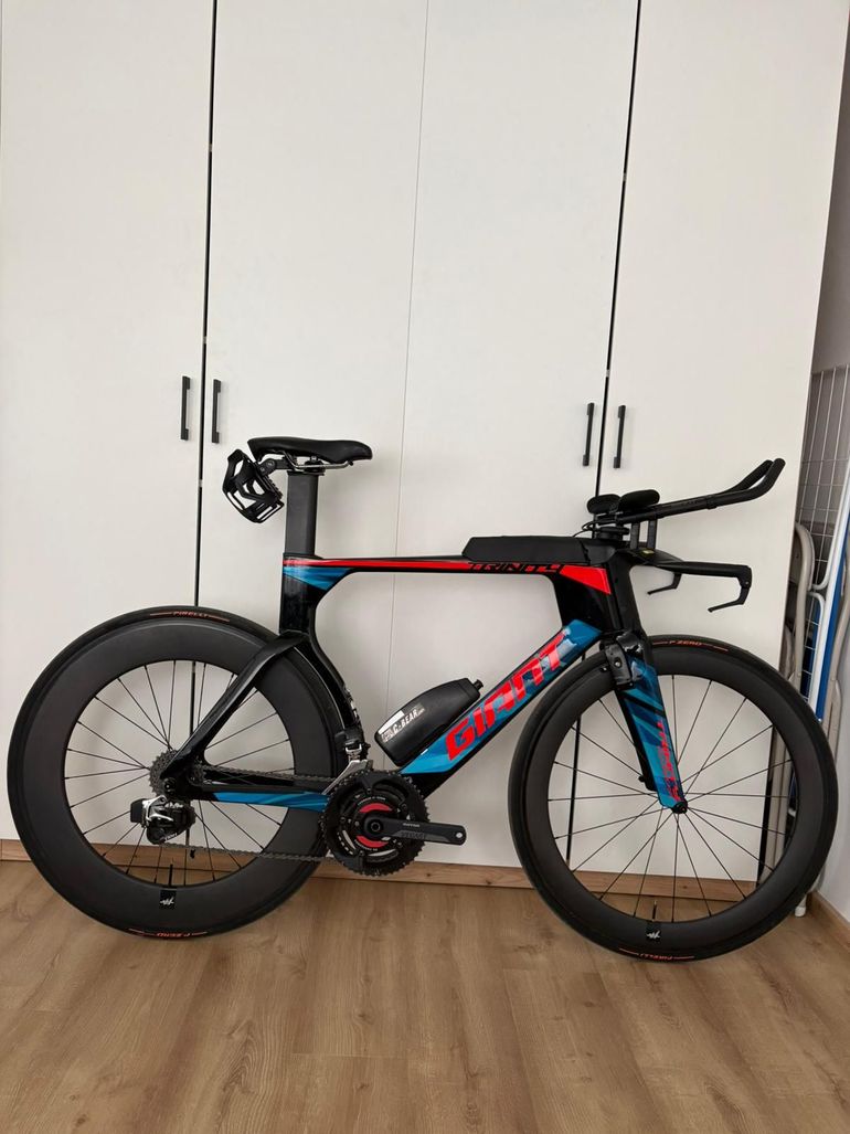 Used Giant Trinity Advanced Pro 2019 2019 Road & Gravel, Blu — image 1 of 8