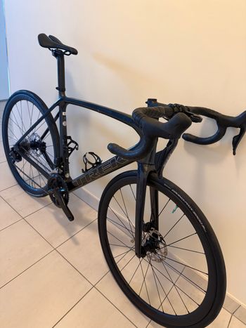 Used Trek Émonda SL 6 Pro Di2 2023 2023 Road & Gravel, Black — image 3 of 5