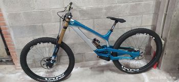 Used YT Industries TUES 29 CF Pro Race 2019 2019 Mountainbike — image 2 of 9