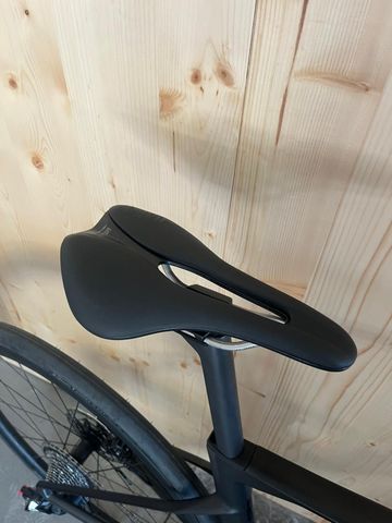 Used BMC Roadmachine 01 THREE 2026 2026 Road & Gravel, Black — image 7 of 7