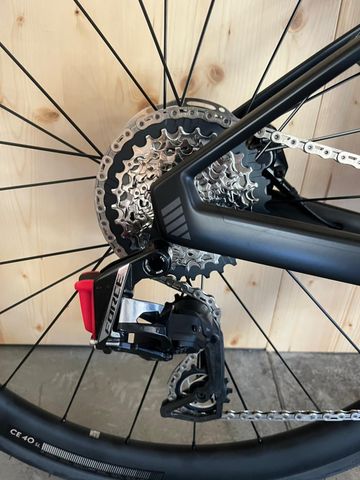 Used BMC Roadmachine 01 THREE 2026 2026 Road & Gravel, Black — image 6 of 7