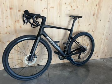 Used BMC Roadmachine 01 THREE 2026 2026 Road & Gravel, Black — image 2 of 7