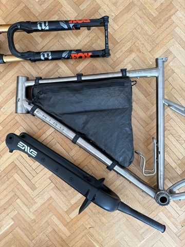 Gebrauchtes Chiru Kegeti Frameset 2024 Road & Gravel, Hellgrau — Bild 2 von 8