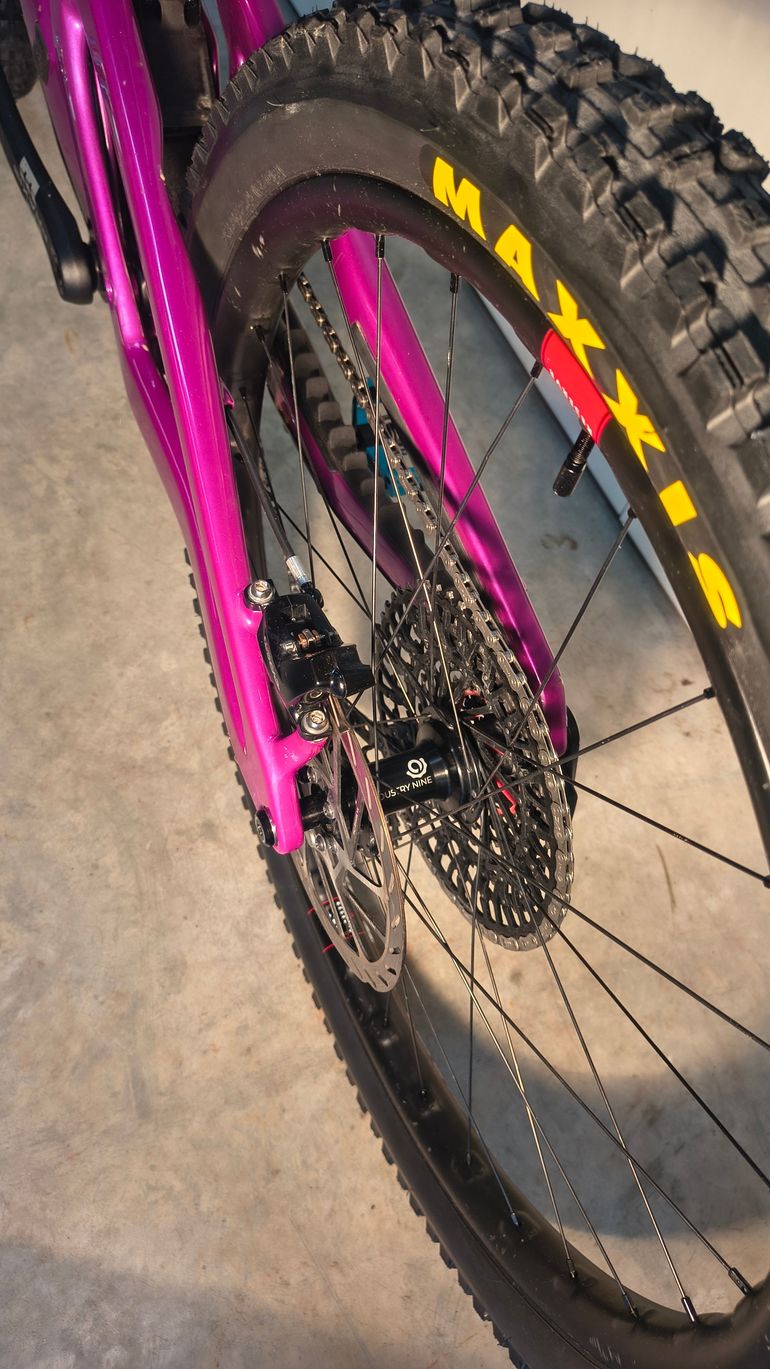 Used Santa Cruz Heckler SL X0 AXS RSV / Carbon CC 2024 2024 Mountainbike, Purple, 29, 27.5 — image 9 of 15