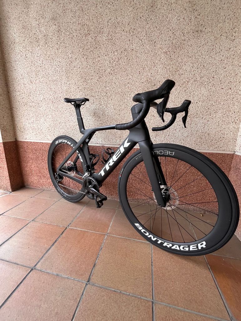 Used Trek Madone SL 6 Gen 7 2024 2024 Road & Gravel — image 1 of 4