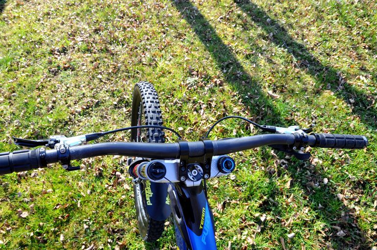 Used GT Fury Shimano ZEE 2022 Mountainbike, Blue — image 5 of 5