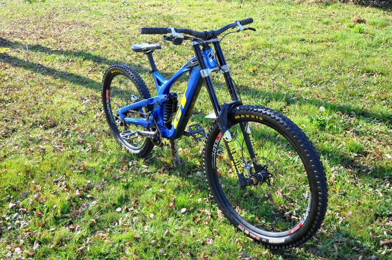 Used GT Fury Shimano ZEE 2022 Mountainbike, Blue — image 2 of 5