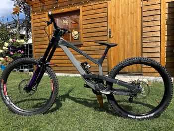 Used YT Industries Tues Base AL 27 2021 2021 Mountainbike, Light Gray, 27.5 — image 3 of 11