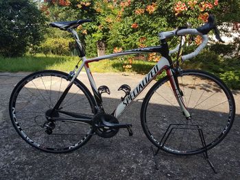 Used Specialized Men's Tarmac Comp 2018 2018 Road & Gravel, White — image 5 of 5