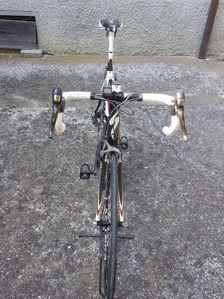 Used Specialized Men's Tarmac Comp 2018 2018 Road & Gravel, White — image 4 of 5