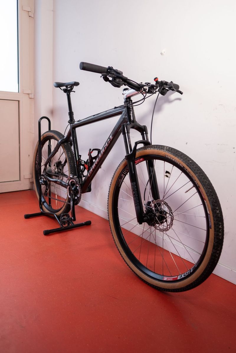 Used Carlucci C27.5 2024 Mountainbike, Black — image 2 of 5