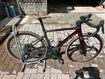 Used Scott Addict RC 10 2024 2024 Road & Gravel — image 4 of 11