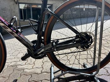 Used Scott Addict RC 10 2024 2024 Road & Gravel — image 3 of 11