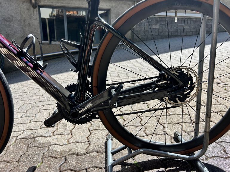Used Scott Addict RC 10 2024 2024 Road & Gravel — image 3 of 11