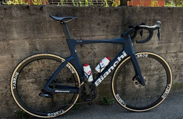 Used Bianchi Oltre Comp Ultegra Di2 2025 2025 Road & Gravel, Blau — image 12 of 19