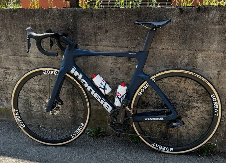 Used Bianchi Oltre Comp Ultegra Di2 2025 2025 Road & Gravel, Blau — image 13 of 19