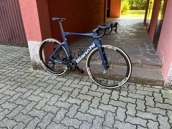 Used Bianchi Oltre Comp Ultegra Di2 2025 2025 Road & Gravel, Blau — image 17 of 19