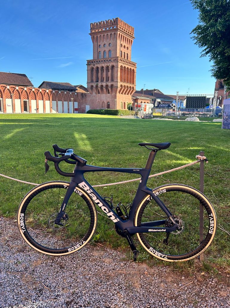 Used Bianchi Oltre Comp Ultegra Di2 2025 2025 Road & Gravel, Blau — image 9 of 19