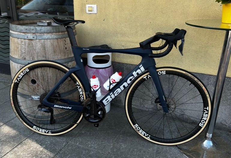 Used Bianchi Oltre Comp Ultegra Di2 2025 2025 Road & Gravel, Blau — image 19 of 19