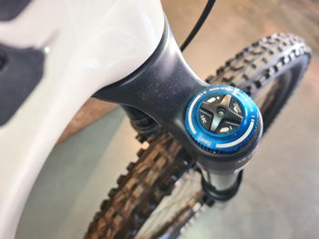 Used Pivot SHUTTLE AM Ride SLX/XT 2025 2025 Mountainbike, White — image 4 of 9