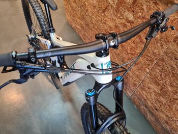Used Pivot SHUTTLE AM Ride SLX/XT 2025 2025 Mountainbike, White — image 6 of 9