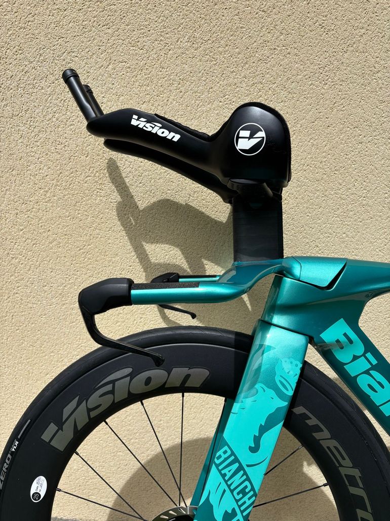 Used Bianchi Aquila RC Dura Ace Di2 4IIII Pwm 2025 2025 Road & Gravel, Schwarz — image 12 of 16