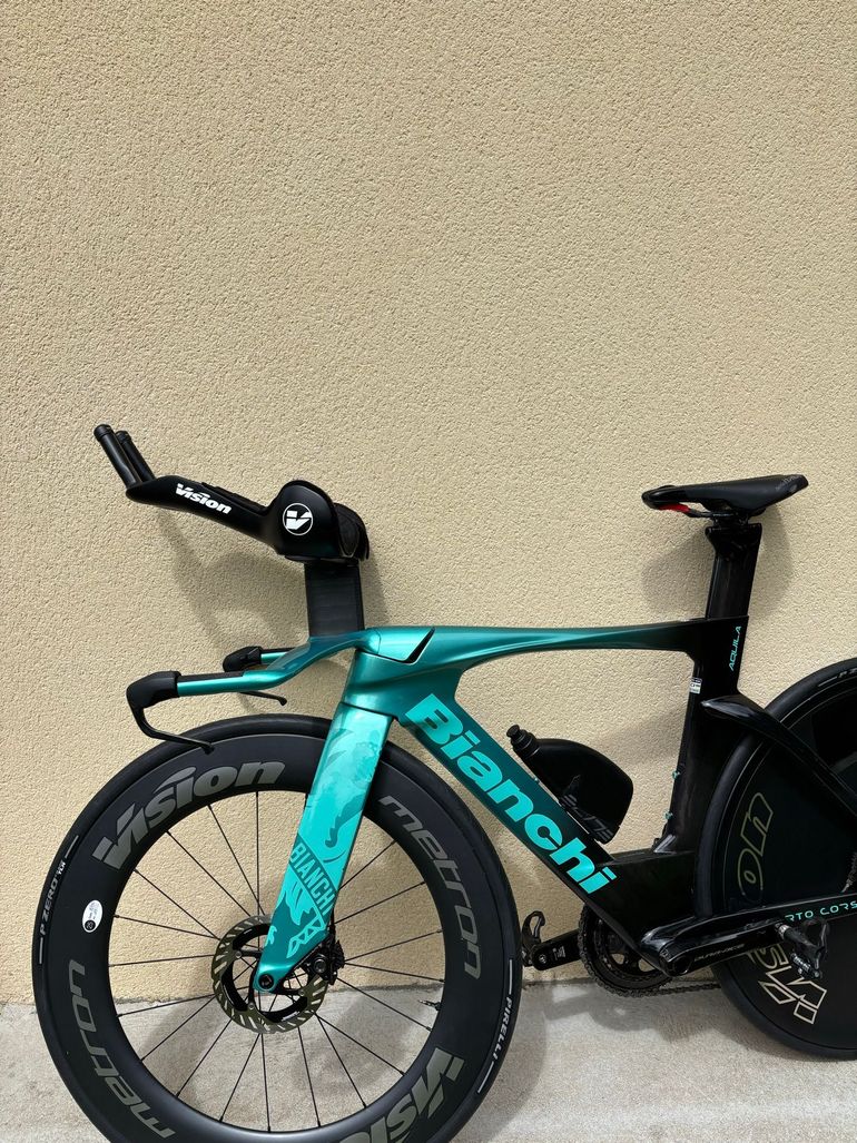 Used Bianchi Aquila RC Dura Ace Di2 4IIII Pwm 2025 2025 Road & Gravel, Schwarz — image 11 of 16