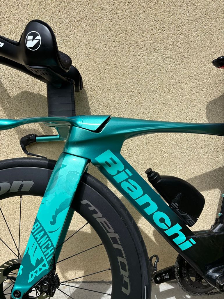 Used Bianchi Aquila RC Dura Ace Di2 4IIII Pwm 2025 2025 Road & Gravel, Schwarz — image 13 of 16