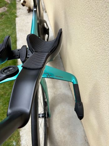Used Bianchi Aquila RC Dura Ace Di2 4IIII Pwm 2025 2025 Road & Gravel, Schwarz — image 7 of 16