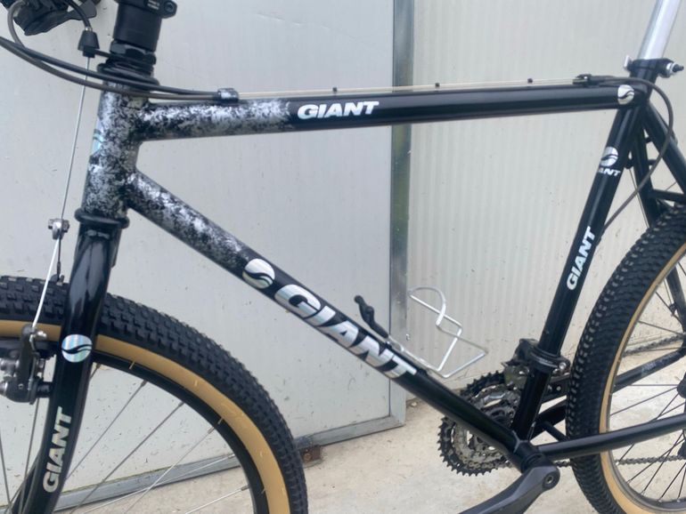 Used Giant Giant Custom Shimano Deore 1990 Mountainbike, Black — image 7 of 8